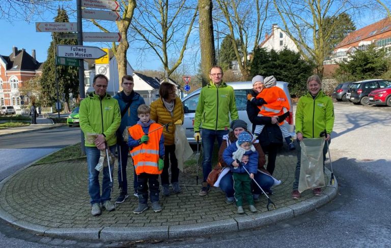 Grüne helfen beim Dreckwegtag in Wülfrath.